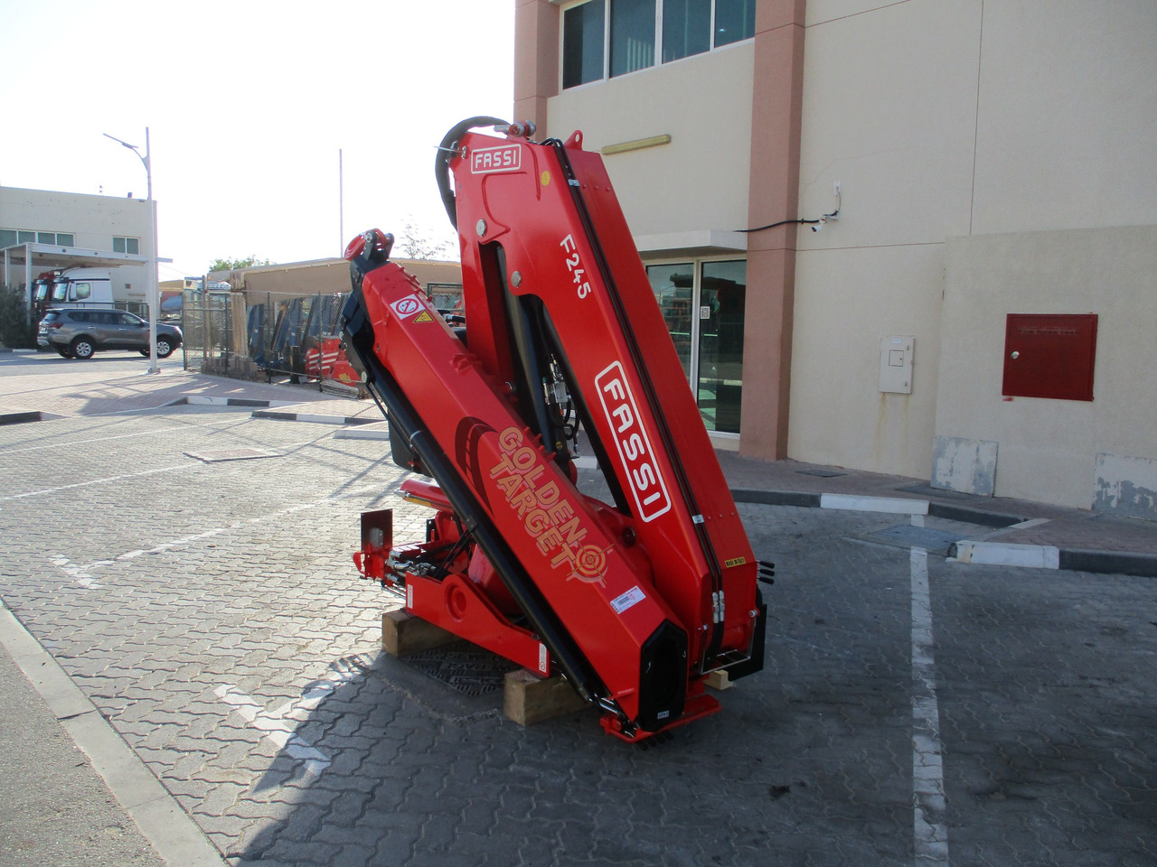 Fassi F245A.0.23 Crane - Rakodódaru - Teherautó: 1 kép. Fassi F245A.0.23 Crane - Rakodódaru - Teherautó: 1 kép.