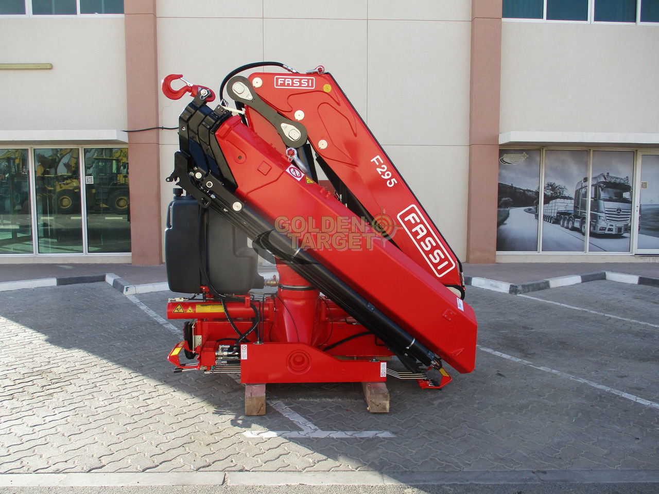 Fassi F295A.2.24 Crane - Rakodódaru - Teherautó: 3 kép. Fassi F295A.2.24 Crane - Rakodódaru - Teherautó: 3 kép.