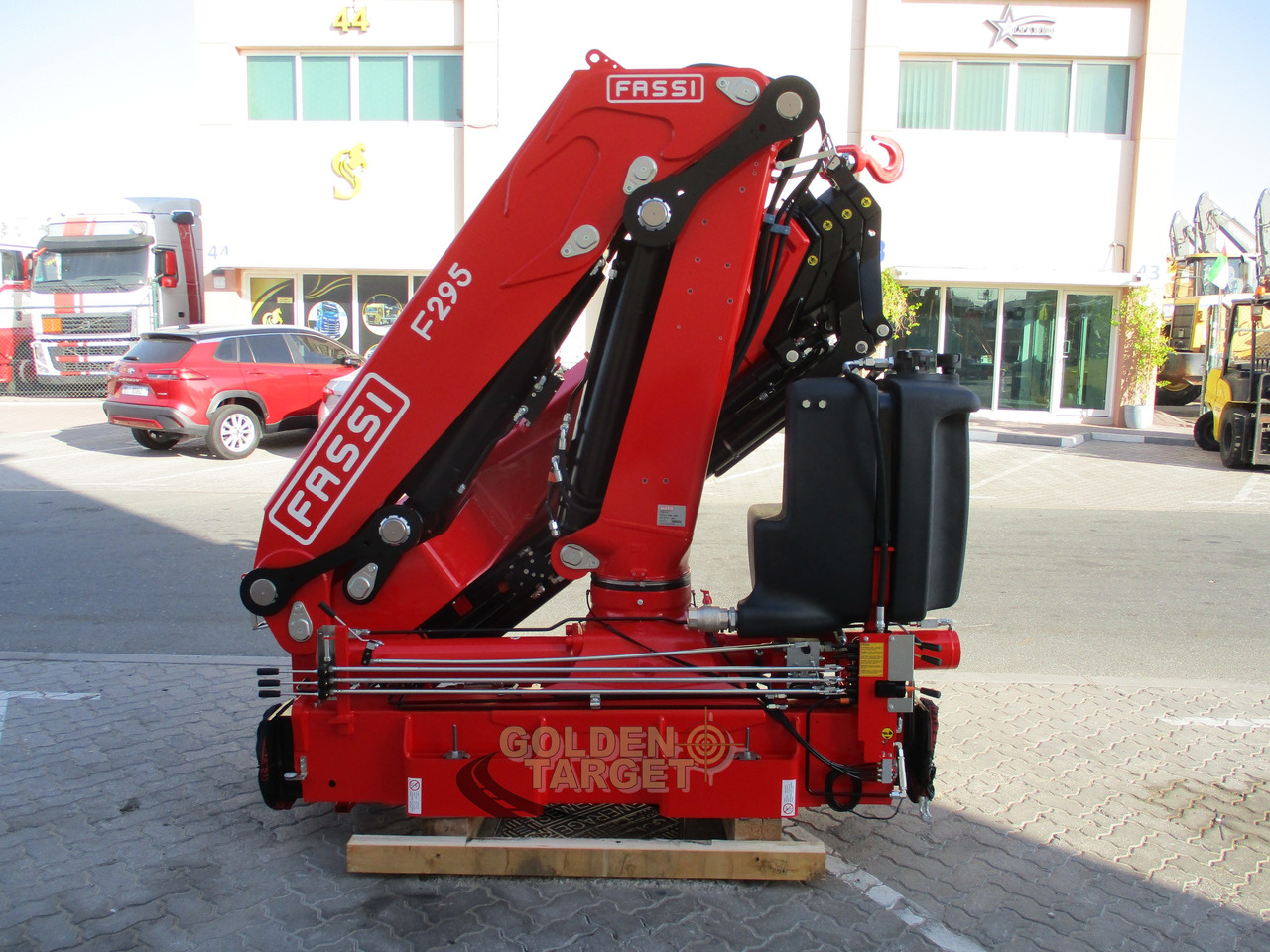 Fassi F295A.2.24 Crane - Rakodódaru - Teherautó: 4 kép. Fassi F295A.2.24 Crane - Rakodódaru - Teherautó: 4 kép.