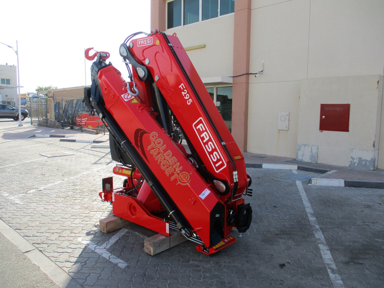 Fassi F295A.2.24 Crane - Rakodódaru - Teherautó: 1 kép. Fassi F295A.2.24 Crane - Rakodódaru - Teherautó: 1 kép.