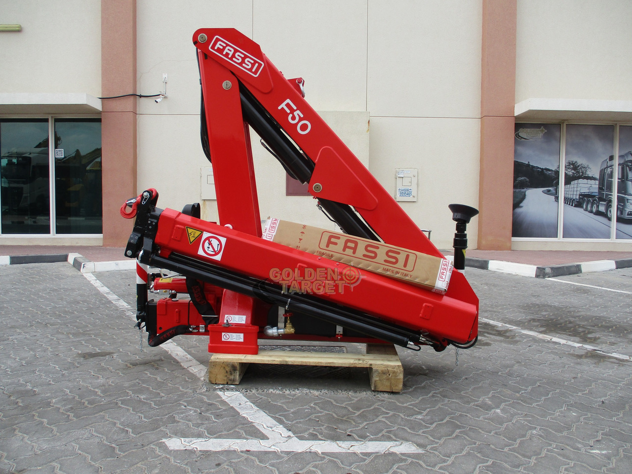 Fassi F50A.0.22 CRANE - Rakodódaru - Teherautó: 1 kép. Fassi F50A.0.22 CRANE - Rakodódaru - Teherautó: 1 kép.