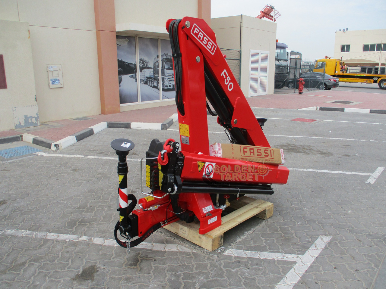 Fassi F50A.0.22 CRANE - Rakodódaru - Teherautó: 3 kép. Fassi F50A.0.22 CRANE - Rakodódaru - Teherautó: 3 kép.