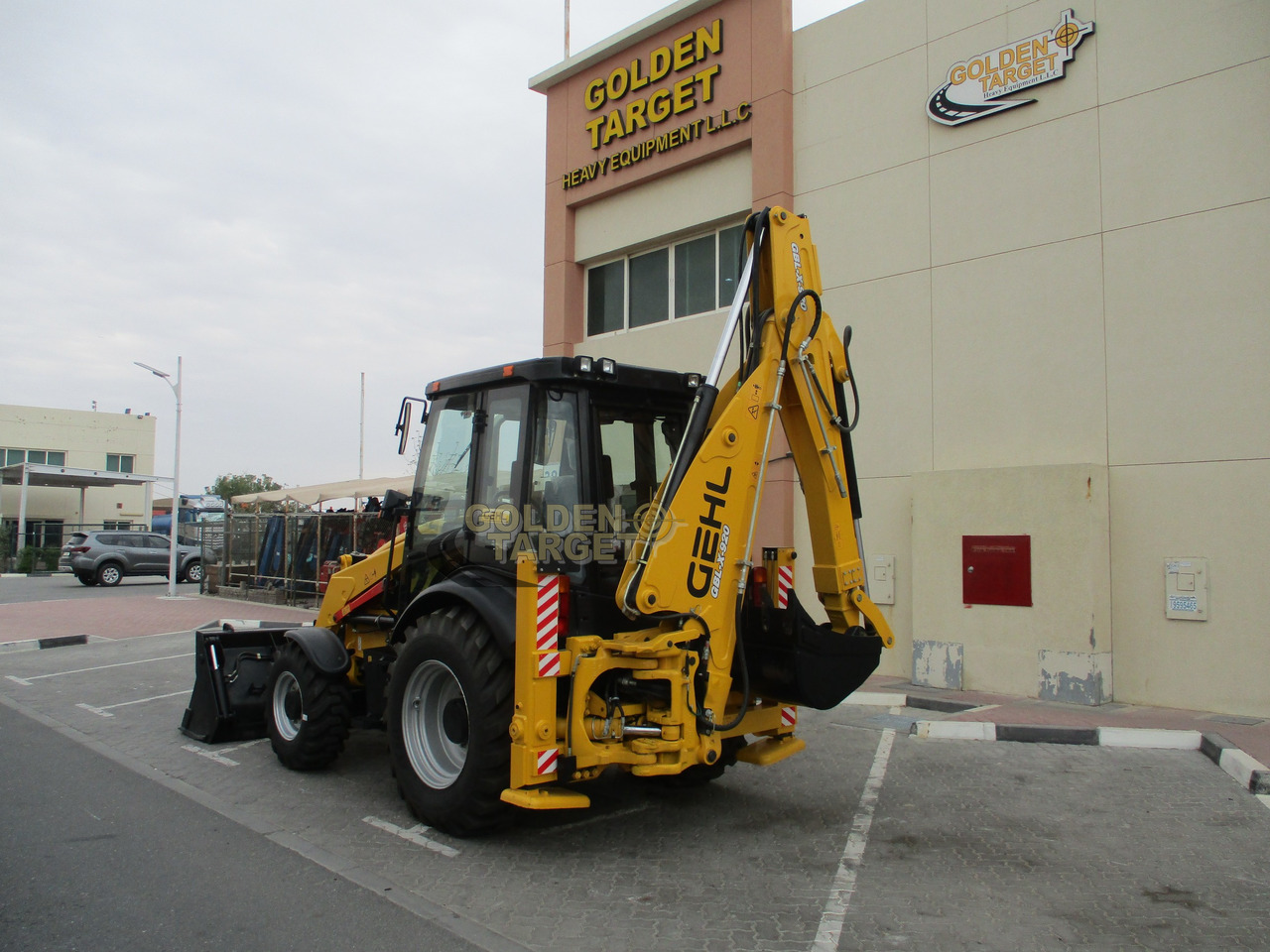 GEHL GBL-X-920 4x4 Backhoe Loader - Kotrórakodó: 4 kép. GEHL GBL-X-920 4x4 Backhoe Loader - Kotrórakodó: 4 kép.