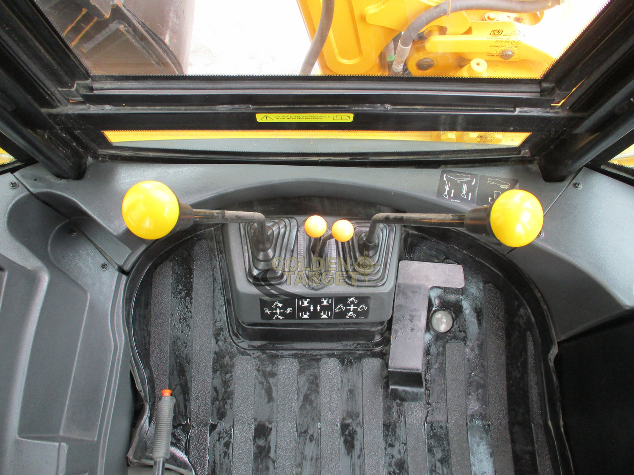 Új Kotrórakodó GEHL GBL-X-920 4x4 Backhoe Loader: 16 kép.