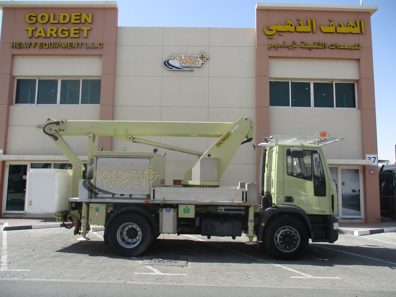 Iveco EURO CARGO 180E28 4x2 PALFINGER P180 Manlift - Emelőkosaras teherautó: 5 kép. Iveco EURO CARGO 180E28 4x2 PALFINGER P180 Manlift - Emelőkosaras teherautó: 5 kép.