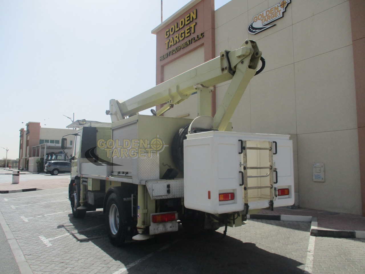Iveco EURO CARGO 180E28 4x2 PALFINGER P180 Manlift - Emelőkosaras teherautó: 4 kép. Iveco EURO CARGO 180E28 4x2 PALFINGER P180 Manlift - Emelőkosaras teherautó: 4 kép.
