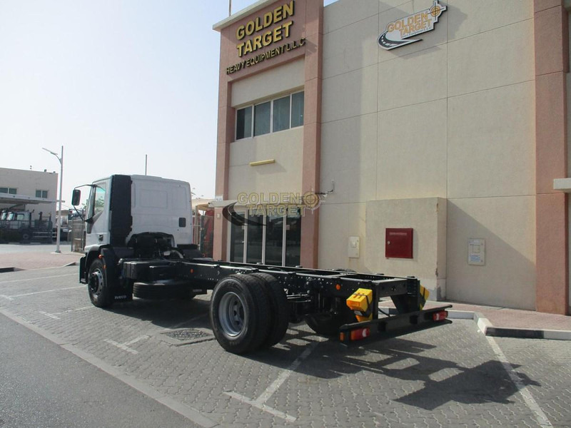 Iveco EUROCARGO 180E28 - Félpótkocsi alváz: 4 kép. Iveco EUROCARGO 180E28 - Félpótkocsi alváz: 4 kép.