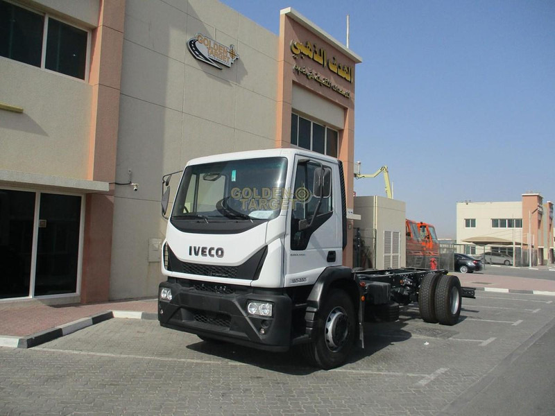 Iveco EUROCARGO 180E28 - Félpótkocsi alváz: 2 kép. Iveco EUROCARGO 180E28 - Félpótkocsi alváz: 2 kép.