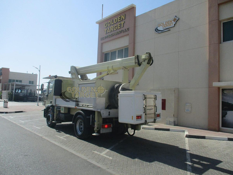 Iveco Euro Cargo 180E28 - Emelő: 3 kép. Iveco Euro Cargo 180E28 - Emelő: 3 kép.