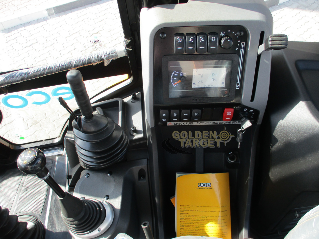 Új Kotrórakodó JCB 3DX PLUS 4×2 BACKHOE LOADER: 15 kép.