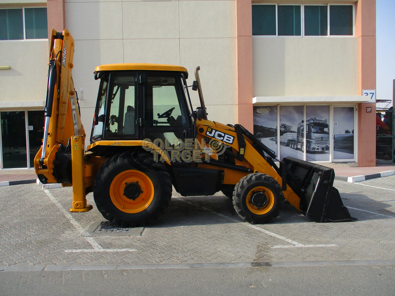 JCB 3DX PLUS 4×4 BACKHOE LOADER - Kotrórakodó: 5 kép. JCB 3DX PLUS 4×4 BACKHOE LOADER - Kotrórakodó: 5 kép.