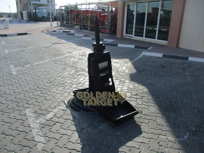 John Deere HB50 - Rakodógép: 2 kép. John Deere HB50 - Rakodógép: 2 kép.