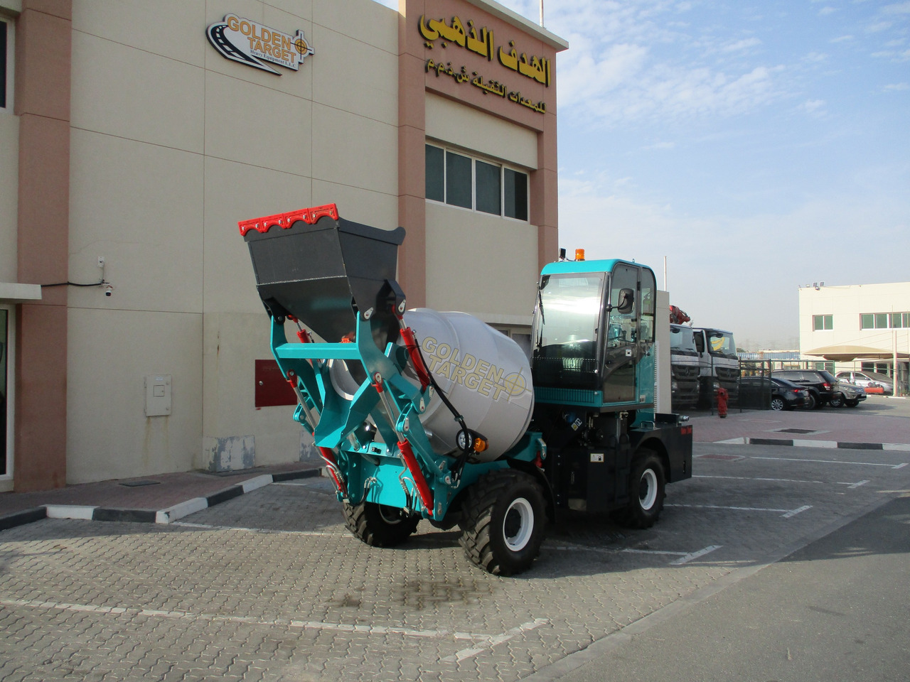 LGCM H15 Self Loading Mixer - Betonmixer: 2 kép. LGCM H15 Self Loading Mixer - Betonmixer: 2 kép.
