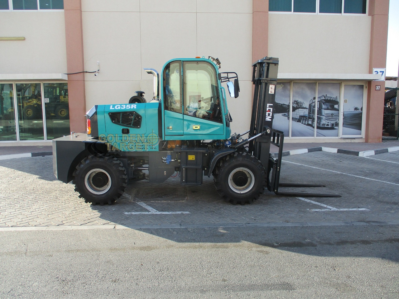 LGCM LG35R Rough Terrain Forklift - Dízel targonca: 5 kép. LGCM LG35R Rough Terrain Forklift - Dízel targonca: 5 kép.