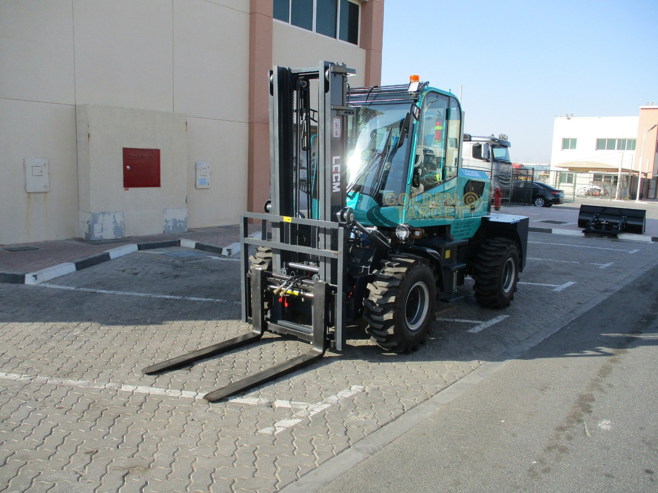 LGCM LG35R Rough Terrain Forklift - Dízel targonca: 2 kép. LGCM LG35R Rough Terrain Forklift - Dízel targonca: 2 kép.