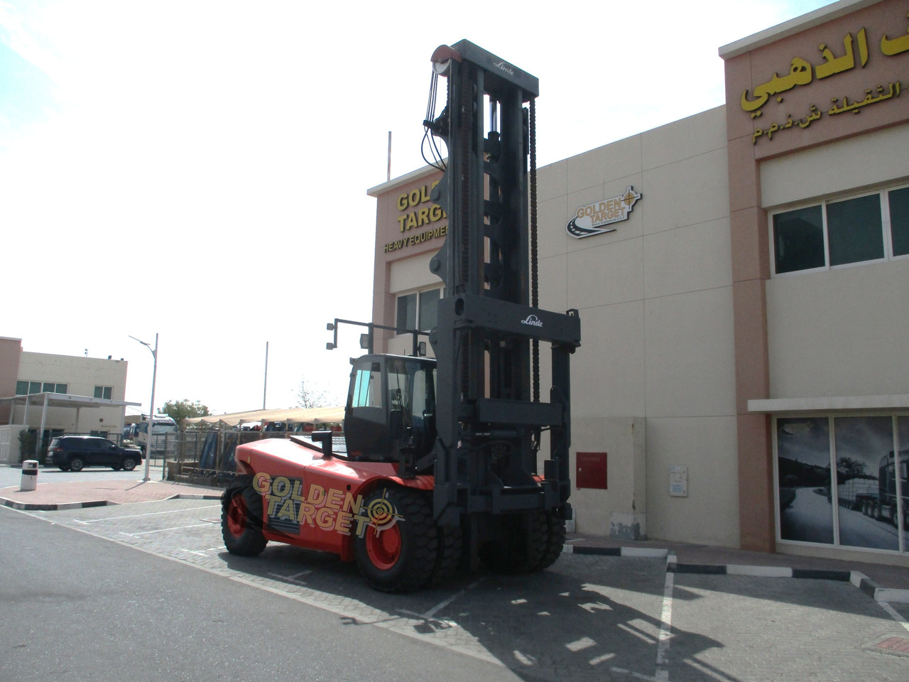 Linde H220 Container Handler - Konténer targoncá: 1 kép. Linde H220 Container Handler - Konténer targoncá: 1 kép.