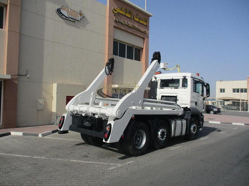 MAN TGS 26.360 - Rakodógép: 3 kép. MAN TGS 26.360 - Rakodógép: 3 kép.