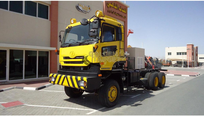 Nissan CZ4YL - Félpótkocsi alváz: 2 kép. Nissan CZ4YL - Félpótkocsi alváz: 2 kép.