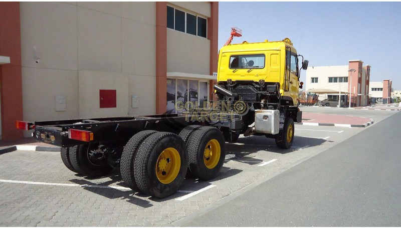 Nissan CZ4YL - Félpótkocsi alváz: 3 kép. Nissan CZ4YL - Félpótkocsi alváz: 3 kép.