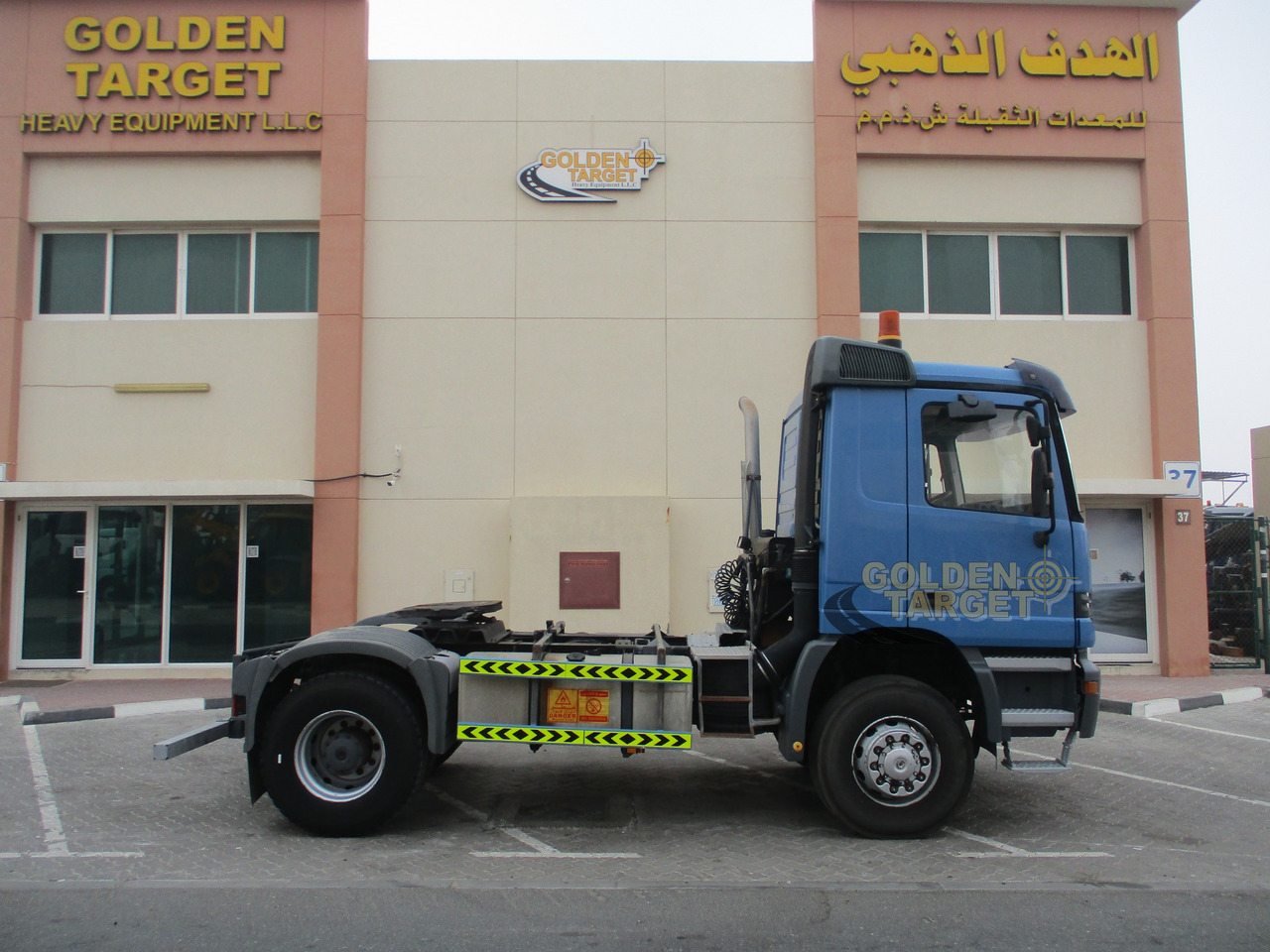 MERCEDES-BENZ Actros 1840 4x4 Head Truck - Nyergesvontató: 5 kép. MERCEDES-BENZ Actros 1840 4x4 Head Truck - Nyergesvontató: 5 kép.