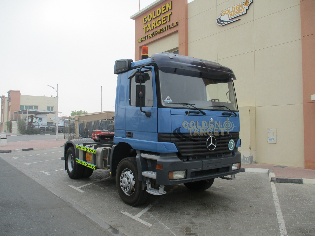 MERCEDES-BENZ Actros 1840 4x4 Head Truck - Nyergesvontató: 1 kép. MERCEDES-BENZ Actros 1840 4x4 Head Truck - Nyergesvontató: 1 kép.