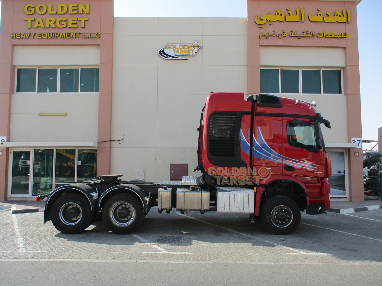 MERCEDES-BENZ Arocs 3363 6x6 Head Truck - Nyergesvontató: 5 kép. MERCEDES-BENZ Arocs 3363 6x6 Head Truck - Nyergesvontató: 5 kép.