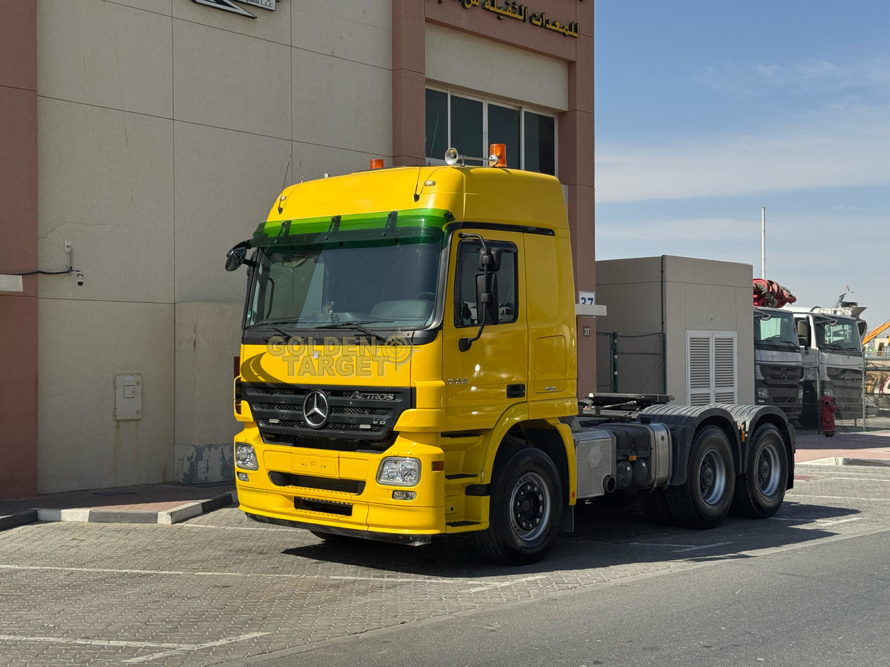 Mercedes Benz ACTROS 3355 6x4 Head Truck - Nyergesvontató: 2 kép. Mercedes Benz ACTROS 3355 6x4 Head Truck - Nyergesvontató: 2 kép.