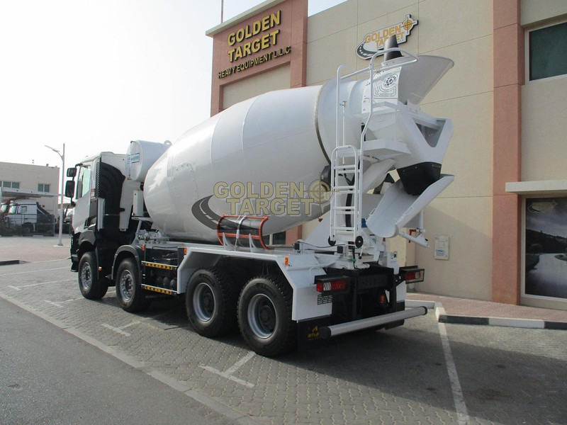 Renault K420 - Betonmixer: 4 kép. Renault K420 - Betonmixer: 4 kép.