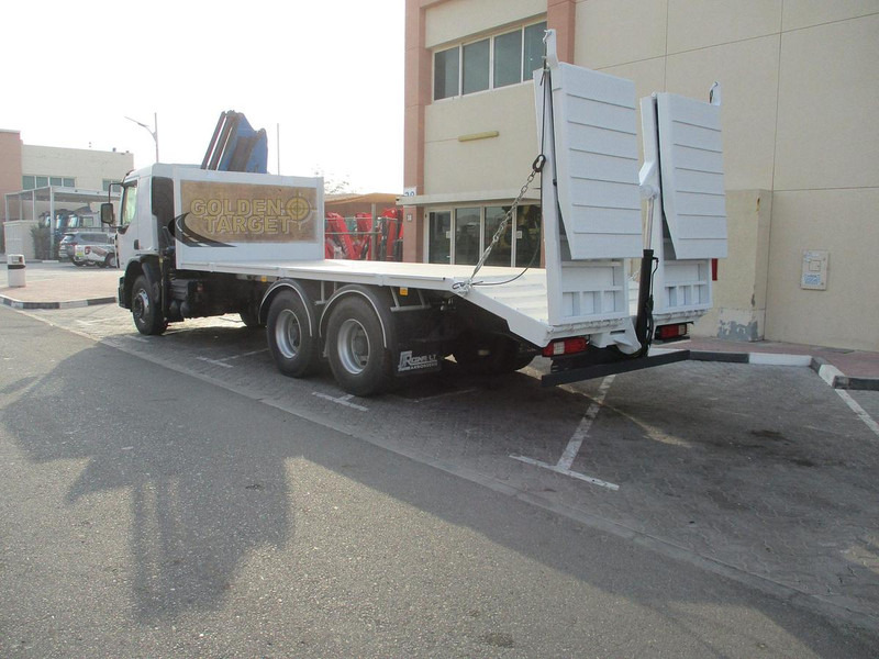 Renault KERAX 380 - Autódaru: 4 kép. Renault KERAX 380 - Autódaru: 4 kép.