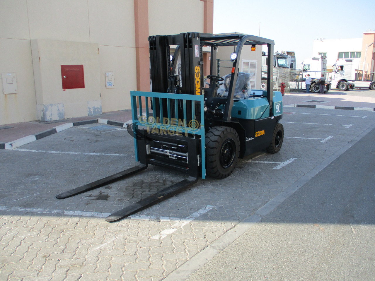 SOCMA HNF-50TC Forklift - Dízel targonca: 2 kép. SOCMA HNF-50TC Forklift - Dízel targonca: 2 kép.