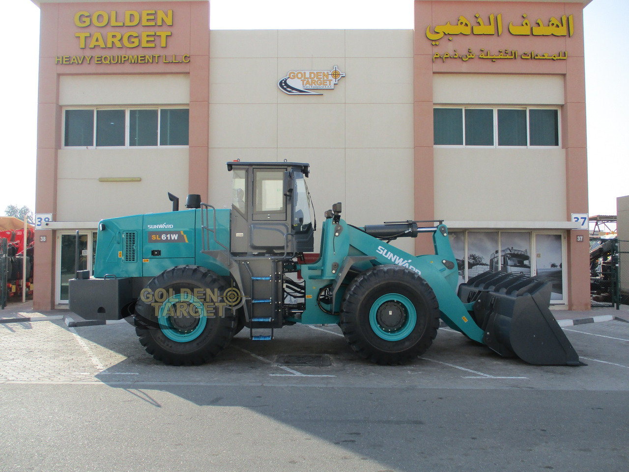SUNWARD SL61W Wheel Loader - Gumikerekes homlokrakodó: 5 kép. SUNWARD SL61W Wheel Loader - Gumikerekes homlokrakodó: 5 kép.