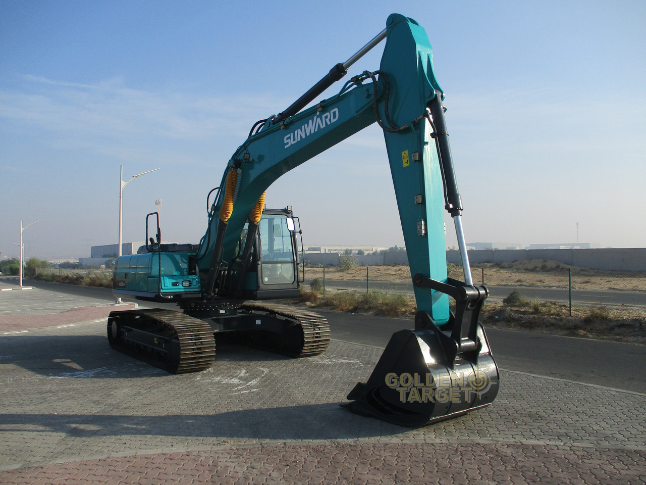 SUNWARD SWE225E-3H Hydraulic Excavator - Lánctalpas kotró: 2 kép. SUNWARD SWE225E-3H Hydraulic Excavator - Lánctalpas kotró: 2 kép.