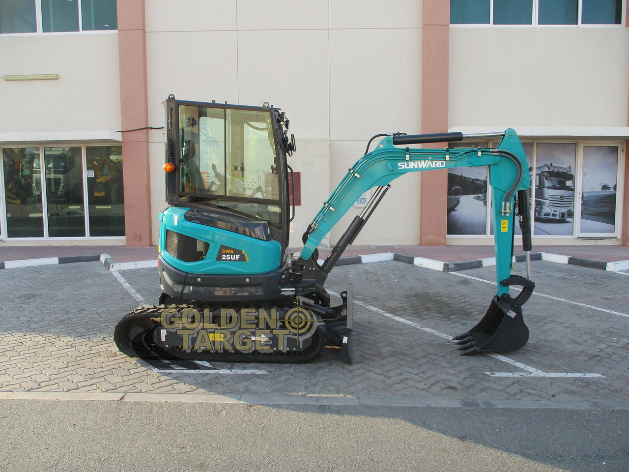 SUNWARD SWE25UF Mini Hydraulic Excavator - Minikotró: 5 kép. SUNWARD SWE25UF Mini Hydraulic Excavator - Minikotró: 5 kép.
