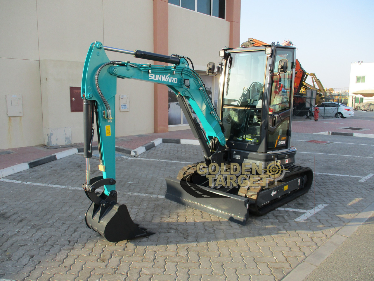 SUNWARD SWE25UF Mini Hydraulic Excavator - Minikotró: 2 kép. SUNWARD SWE25UF Mini Hydraulic Excavator - Minikotró: 2 kép.