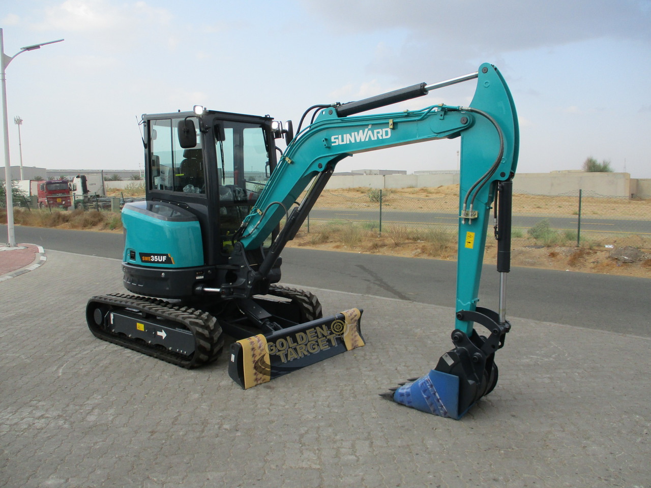 SUNWARD SWE35UF Mini Hydraulic Excavator - Minikotró: 1 kép. SUNWARD SWE35UF Mini Hydraulic Excavator - Minikotró: 1 kép.