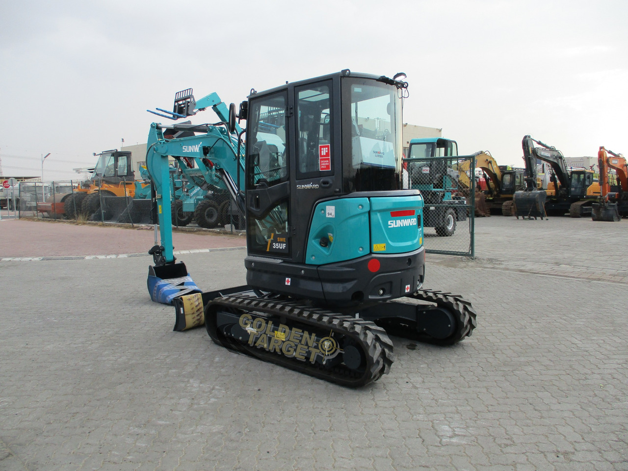 SUNWARD SWE35UF Mini Hydraulic Excavator - Minikotró: 4 kép. SUNWARD SWE35UF Mini Hydraulic Excavator - Minikotró: 4 kép.