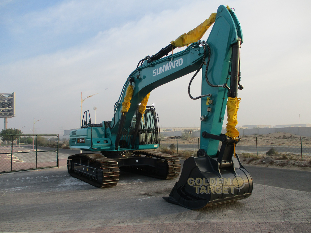 SUNWARD SWE400E-3H Hydraulic Excavator - Lánctalpas kotró: 2 kép. SUNWARD SWE400E-3H Hydraulic Excavator - Lánctalpas kotró: 2 kép.