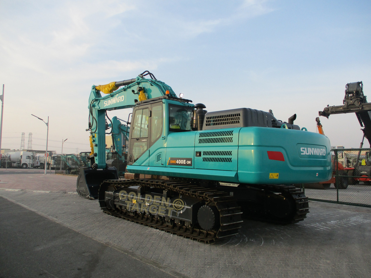 SUNWARD SWE400E-3H Hydraulic Excavator - Lánctalpas kotró: 3 kép. SUNWARD SWE400E-3H Hydraulic Excavator - Lánctalpas kotró: 3 kép.