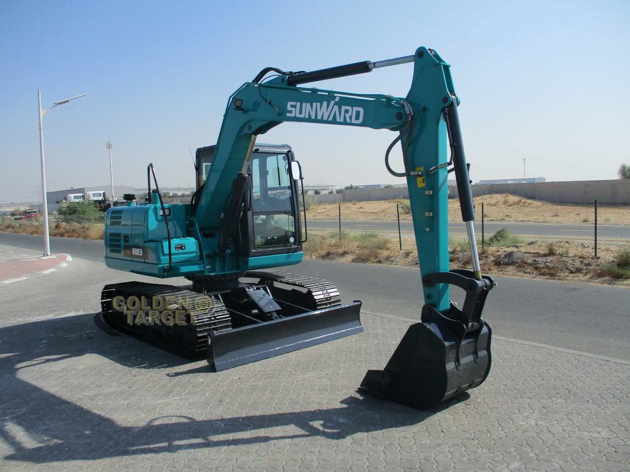 SUNWARD SWE80E9 Mini Hydraulic Excavator - Minikotró: 1 kép. SUNWARD SWE80E9 Mini Hydraulic Excavator - Minikotró: 1 kép.