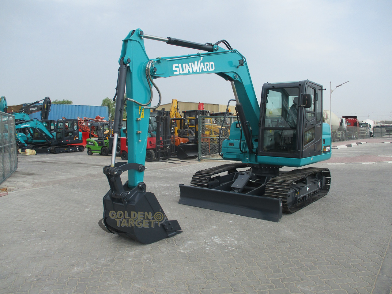 SUNWARD SWE80E9 Mini Hydraulic Excavator - Minikotró: 2 kép. SUNWARD SWE80E9 Mini Hydraulic Excavator - Minikotró: 2 kép.