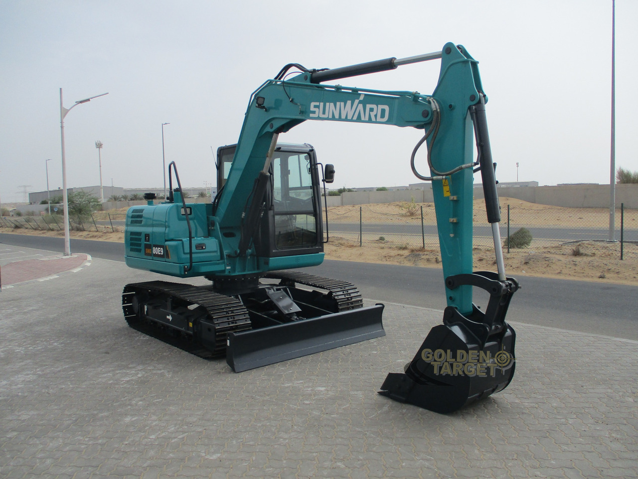 SUNWARD SWE80E9 Mini Hydraulic Excavator - Minikotró: 1 kép. SUNWARD SWE80E9 Mini Hydraulic Excavator - Minikotró: 1 kép.
