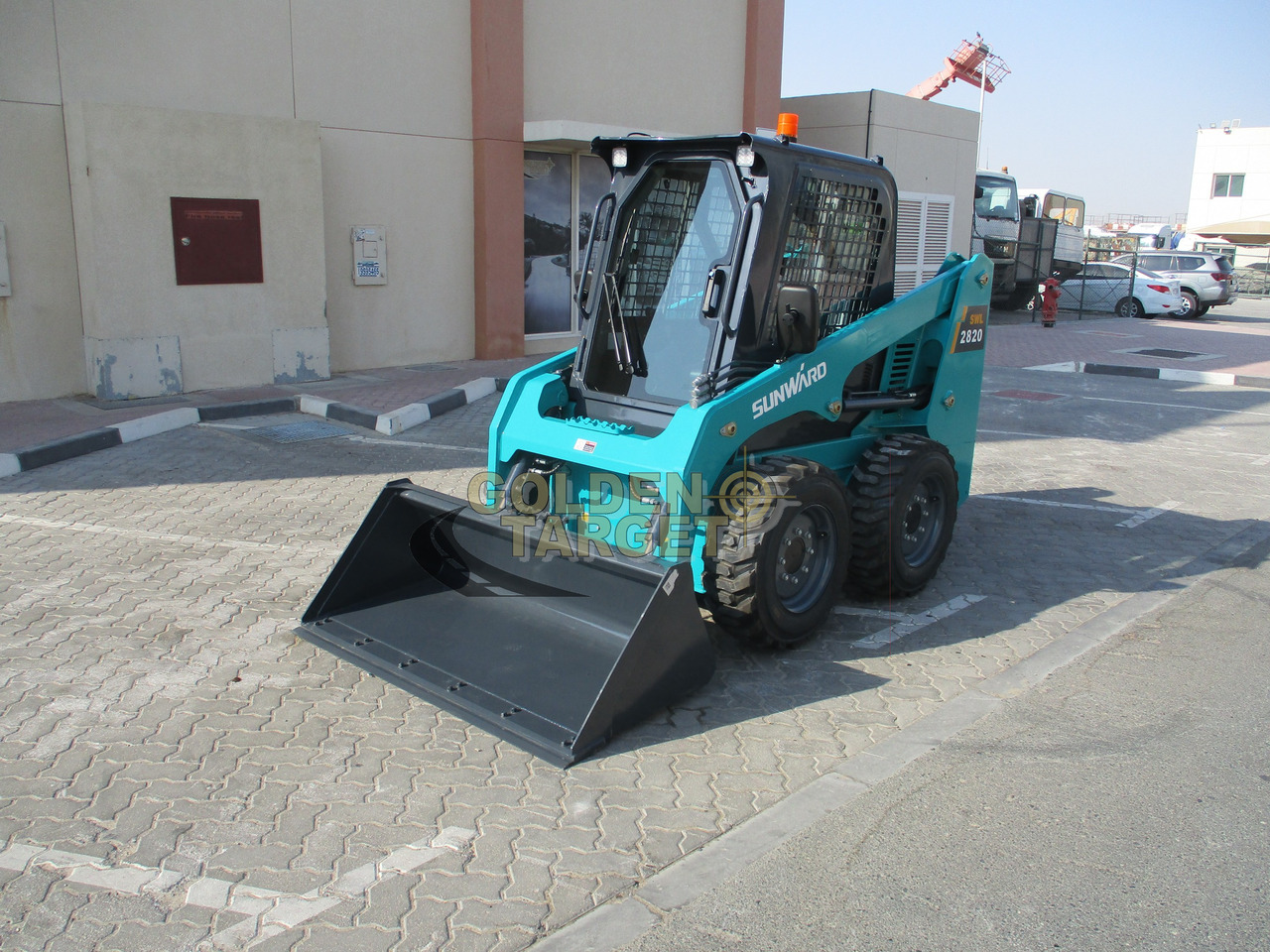 SUNWARD SWL 2820 Skid Steer Loader - Mini homlokrakodó: 2 kép. SUNWARD SWL 2820 Skid Steer Loader - Mini homlokrakodó: 2 kép.