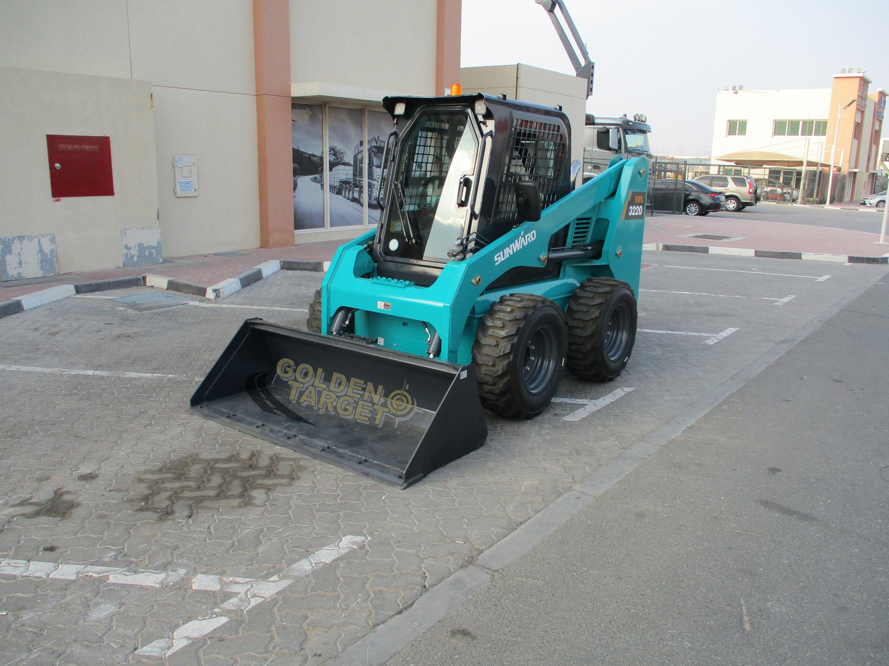 SUNWARD SWL3220 Skid Steer - Mini homlokrakodó: 2 kép. SUNWARD SWL3220 Skid Steer - Mini homlokrakodó: 2 kép.