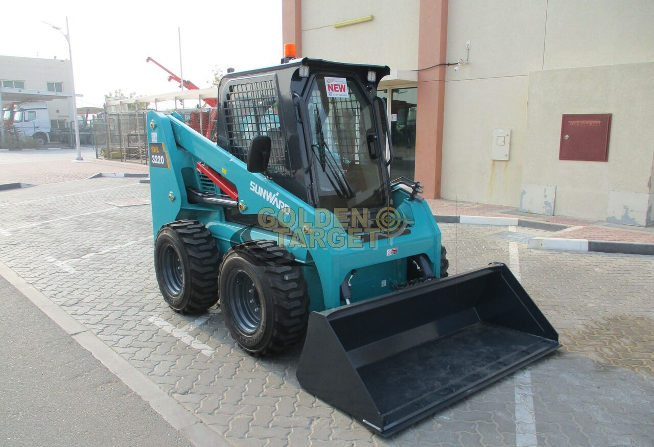 Sunward 3220 Skid Steer Loader - Mini homlokrakodó: 1 kép. Sunward 3220 Skid Steer Loader - Mini homlokrakodó: 1 kép.