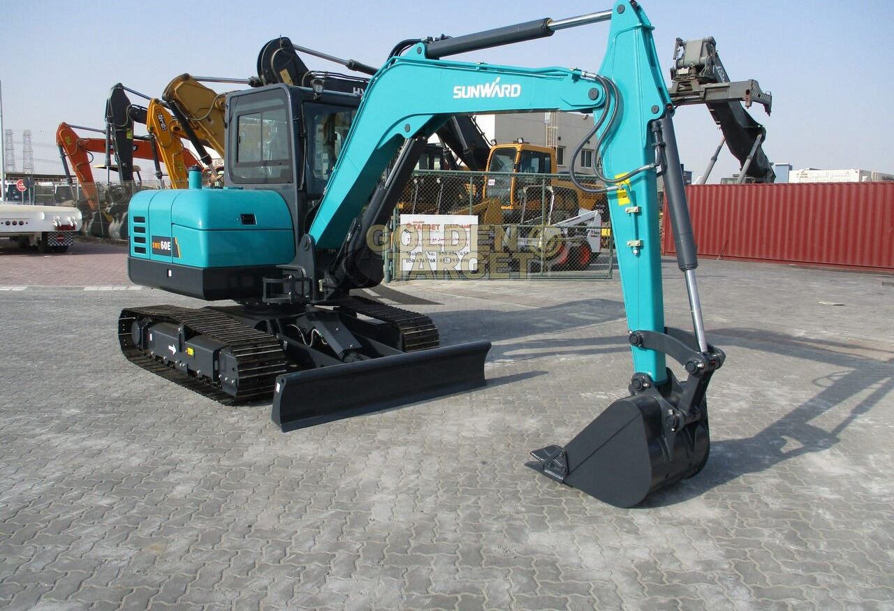 Sunward SWE60E Excavator - Minikotró: 2 kép. Sunward SWE60E Excavator - Minikotró: 2 kép.