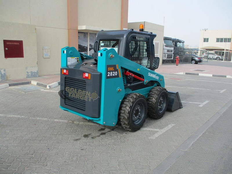 Sunward SWL 2820 Skid Steer Loader - Rakodógép: 3 kép. Sunward SWL 2820 Skid Steer Loader - Rakodógép: 3 kép.