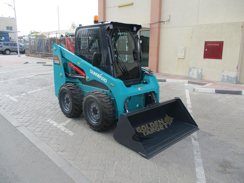 Sunward SWL 2820 Skid Steer Loader - Rakodógép: 1 kép. Sunward SWL 2820 Skid Steer Loader - Rakodógép: 1 kép.