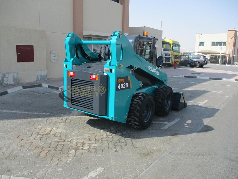 Sunward SWL4028 Skid Steer Loader - Rakodógép: 3 kép. Sunward SWL4028 Skid Steer Loader - Rakodógép: 3 kép.
