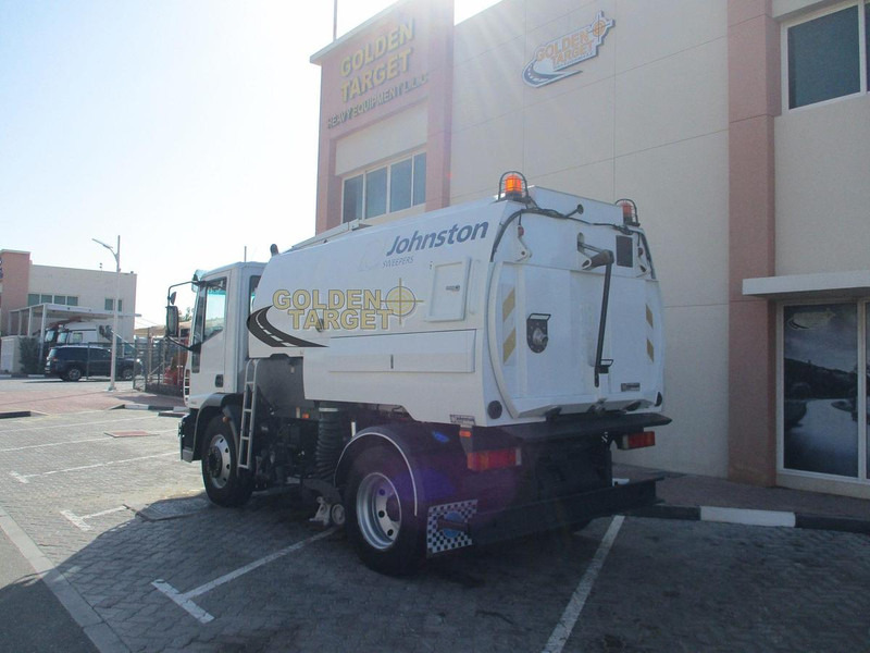 Iveco EUROCARGO 140E21 - Teherautó: 4 kép. Iveco EUROCARGO 140E21 - Teherautó: 4 kép.