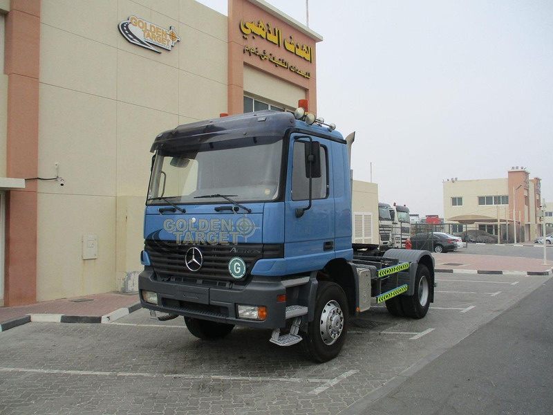Mercedes-Benz Actros 1840 - Teherautó: 2 kép. Mercedes-Benz Actros 1840 - Teherautó: 2 kép.